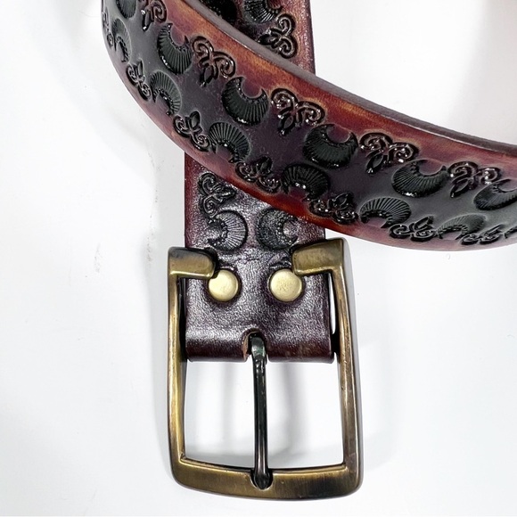 Latitan Handstained Tooled Leather with antiqued brass hardware - Picture 8 of 8